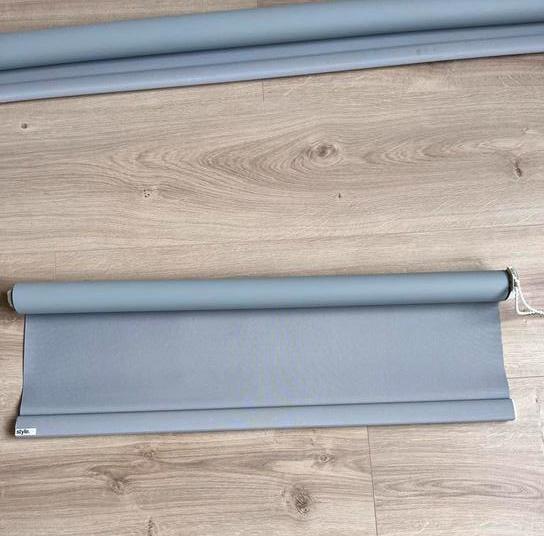 Rolgordijnen, 100 tot 150 cm, Ophalen of Verzenden, Zo goed als nieuw, Grijs