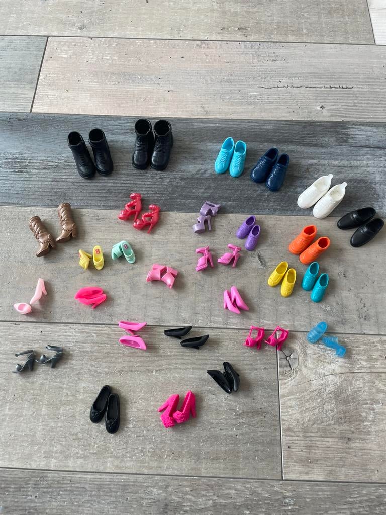 Oude barbie schoentjes, Verzamelen, Ophalen of Verzenden, Zo goed als nieuw