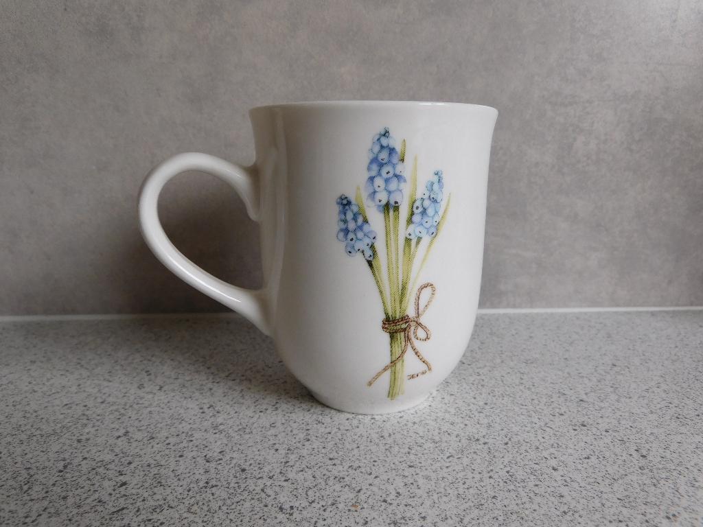 Mok 10x7,5 cm. Muscari Blauwe Druif JET by ter Steege, Ophalen of Verzenden, Zo goed als nieuw, Overige stijlen, Kop(pen) en/of Schotel(s)