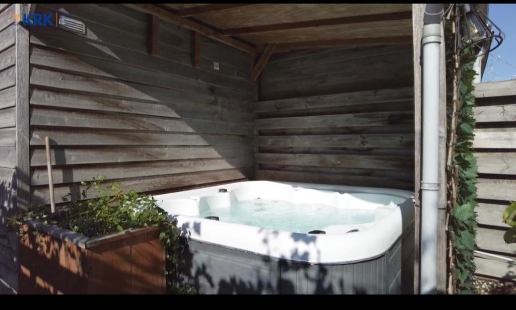 6-persooms jacuzzi Mallorca Diamond zo goed als nieuw, Ophalen of Verzenden, Zo goed als nieuw, Trap, Vast