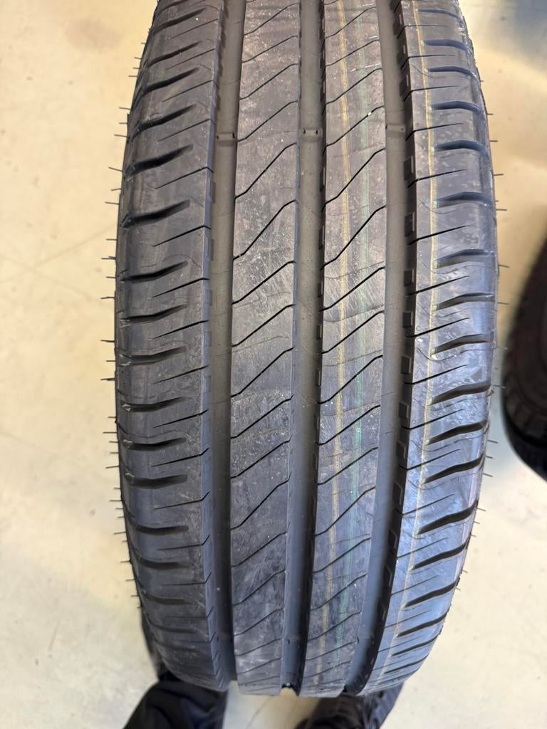 4x Michelin Agilis3  215/65 /16c 109T Nieuw/Demo, Auto-onderdelen, Banden en Velgen, Ophalen, 16 inch, Nieuw, Band(en)
