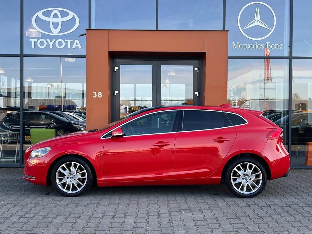 Volvo V40 1.6 T3|Leer|Xenon|Camera+PDC|Bluetooth|Panodak|, Auto's, Voorwielaandrijving, Gebruikt, 4 cilinders, 150 pk
