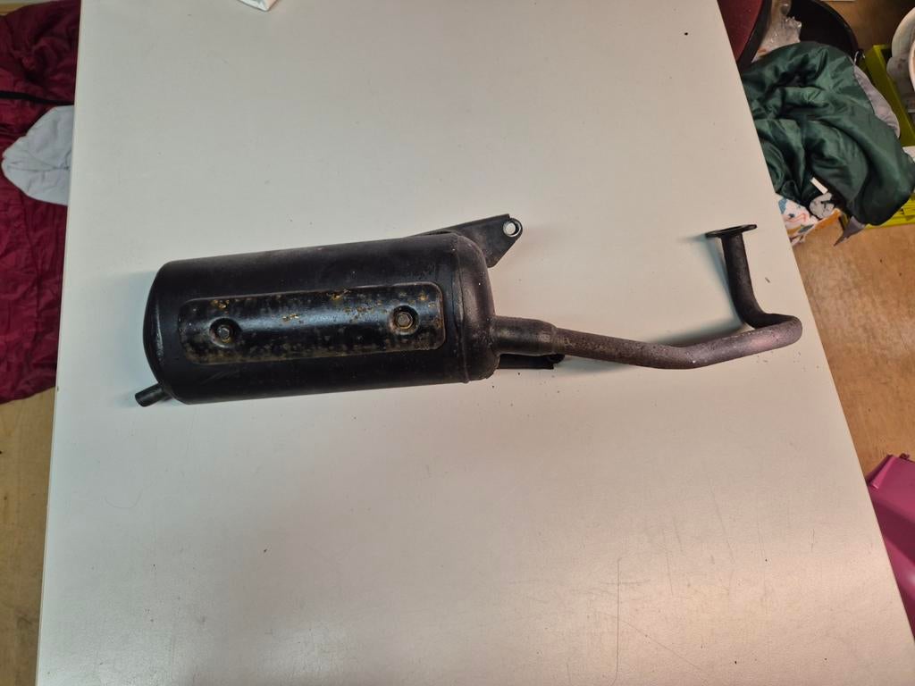 Uitlaat zwart origineel - Agm vx50, la souris en meer, Fietsen en Brommers, Brommeronderdelen | Scooters, Ophalen of Verzenden