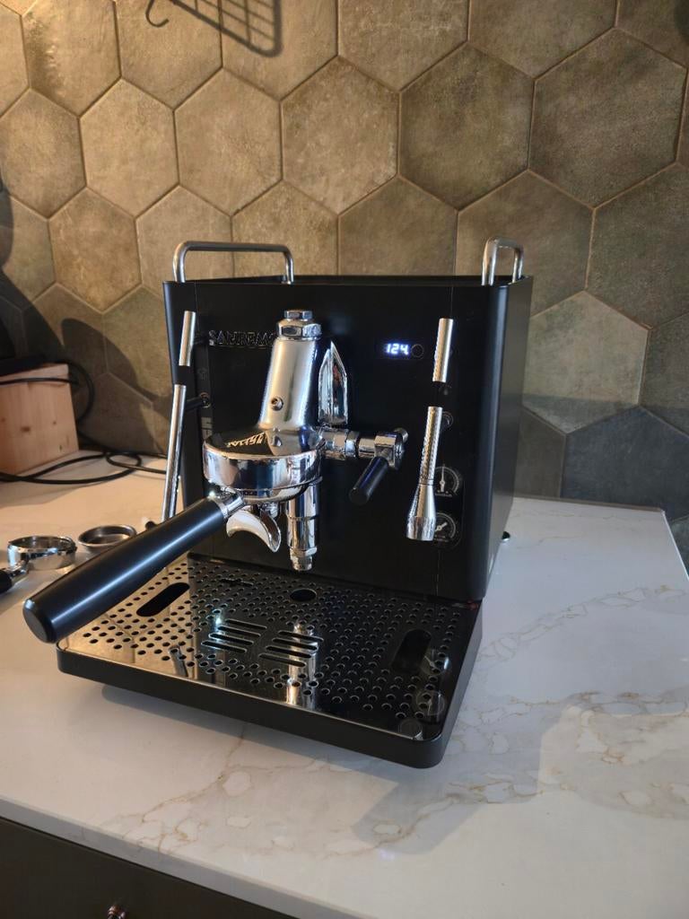 San Remo Cube R topstaat (nieuw 4500€), Witgoed en Apparatuur, Espresso apparaat, 10 kopjes of meer, Gemalen koffie, Ophalen of Verzenden