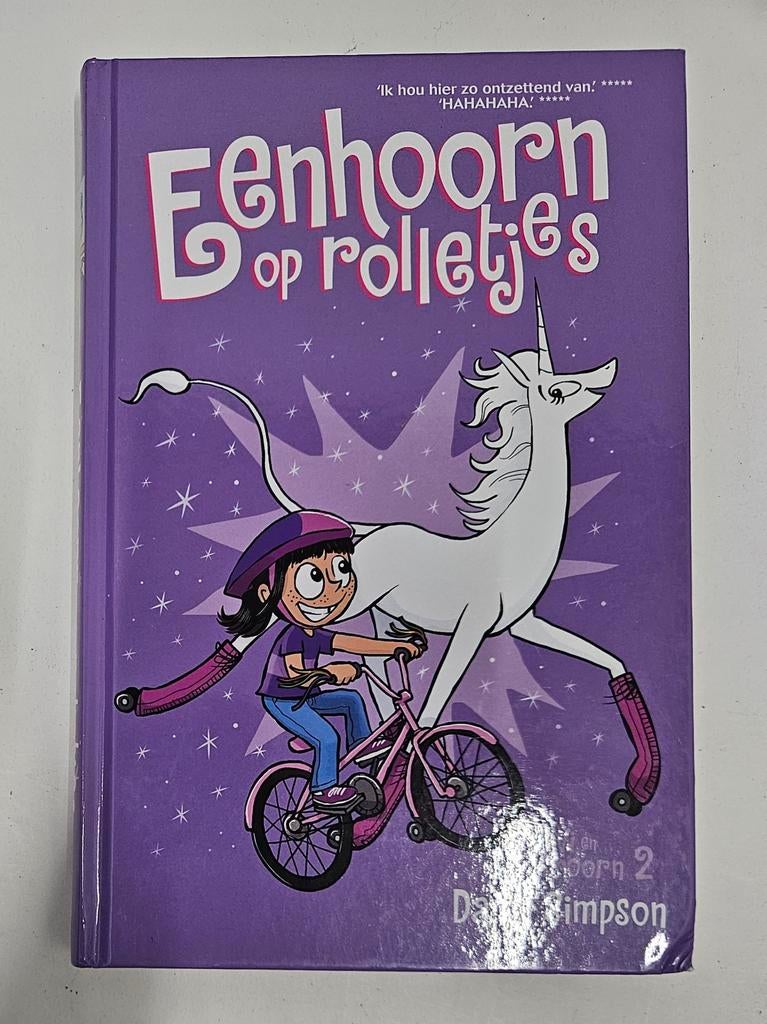 Dana Simpson - Eenhoorn op rolletjes, Boeken, Fictie algemeen, Dana Simpson, Ophalen of Verzenden, Zo goed als nieuw