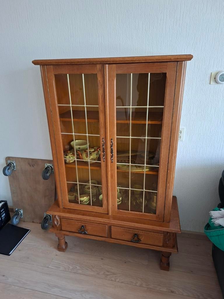 Kastje met glazen deuren en lades, Huis en Inrichting, Kasten | Vitrinekasten, Ophalen, Gebruikt, Met deur(en), Glas