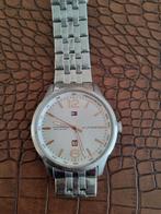 Bijna gratis originele Tommy Hilfiger horloge met krassen, Sieraden, Tassen en Uiterlijk, Horloges | Heren, Ophalen of Verzenden