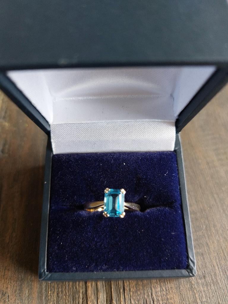 Gouden Ring met grote Swiss Topaas, Sieraden, Tassen en Uiterlijk, Ringen, Nieuw, Ophalen of Verzenden, 17 tot 18, Dame