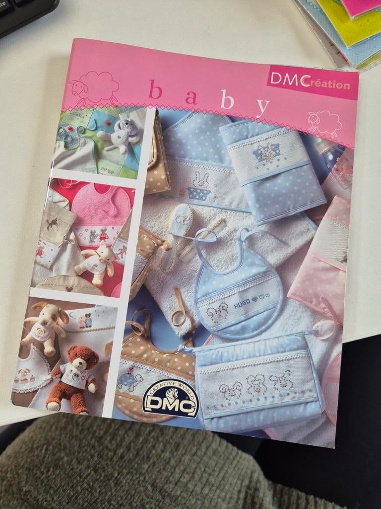 Baby borduur boekje vol met patronen, Ophalen of Verzenden, Zo goed als nieuw, Handborduren, Patroon