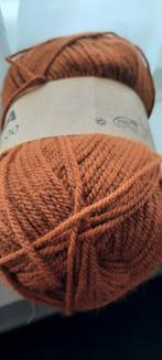 12 bollen breiwol Zeeman Roest kleur, Ophalen, Nieuw, Breien of Haken, Wol of Garen
