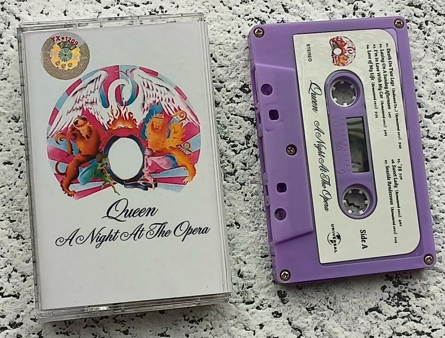Queen cassettebandje A Night At The Opera, Cd's en Dvd's, Cassettebandjes, Ophalen of Verzenden, Gebruikt, Pop, 1 bandje