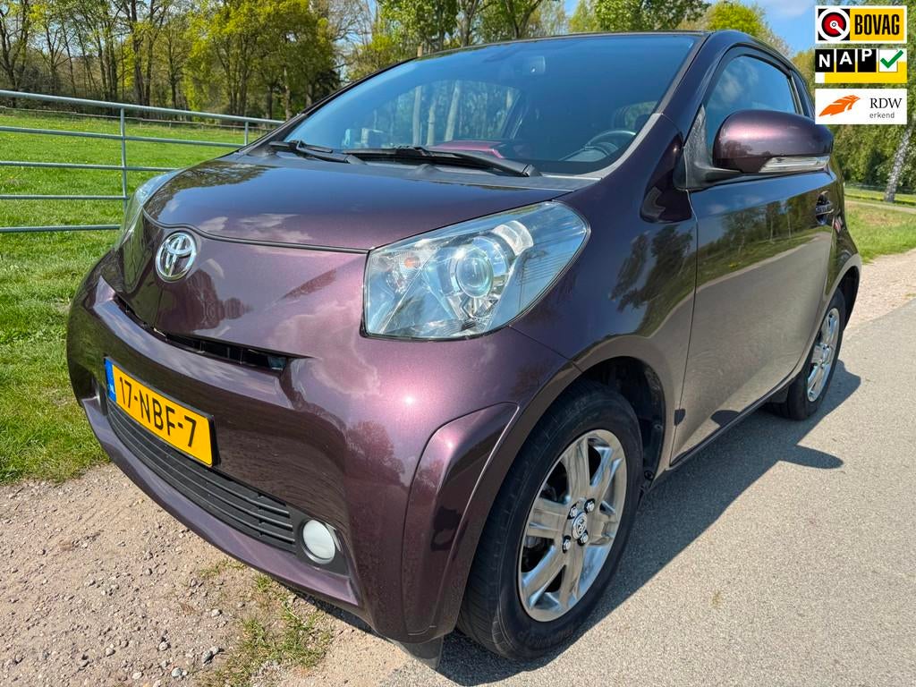 Toyota IQ 1.0 VVTi Aspiration |navigatie|climate control, Auto's, Toyota, Euro 5, Stof, Gebruikt, Zwart