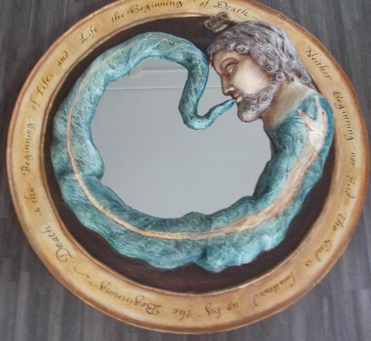 Spiegelkunstwerk met slang (uit Nieuw-Zeeland), Antiek en Kunst, Kunst | Beelden en Houtsnijwerken, Ophalen of Verzenden