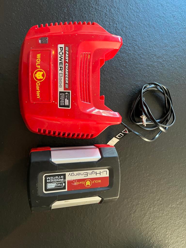 Accu met lader voor Wolf Garten snoerloze grasmaaier, Ophalen, Gebruikt