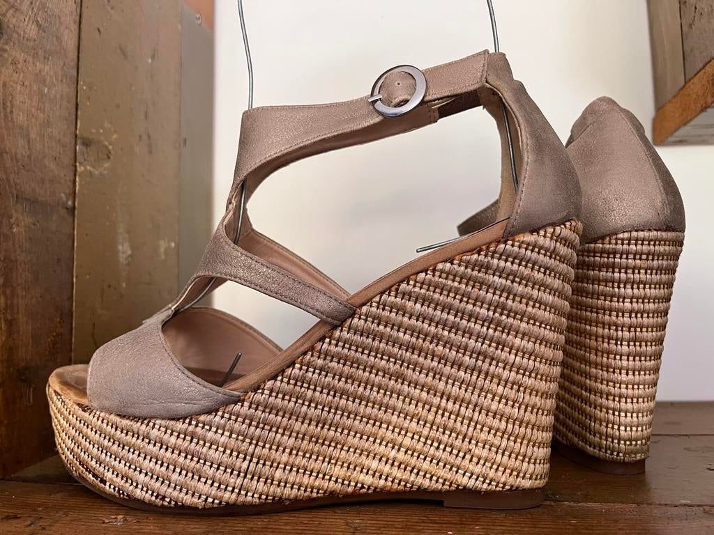 Mooie Unisa sleehakken | mt 39 |, Verzenden, Beige, Sandalen of Muiltjes, Zo goed als nieuw