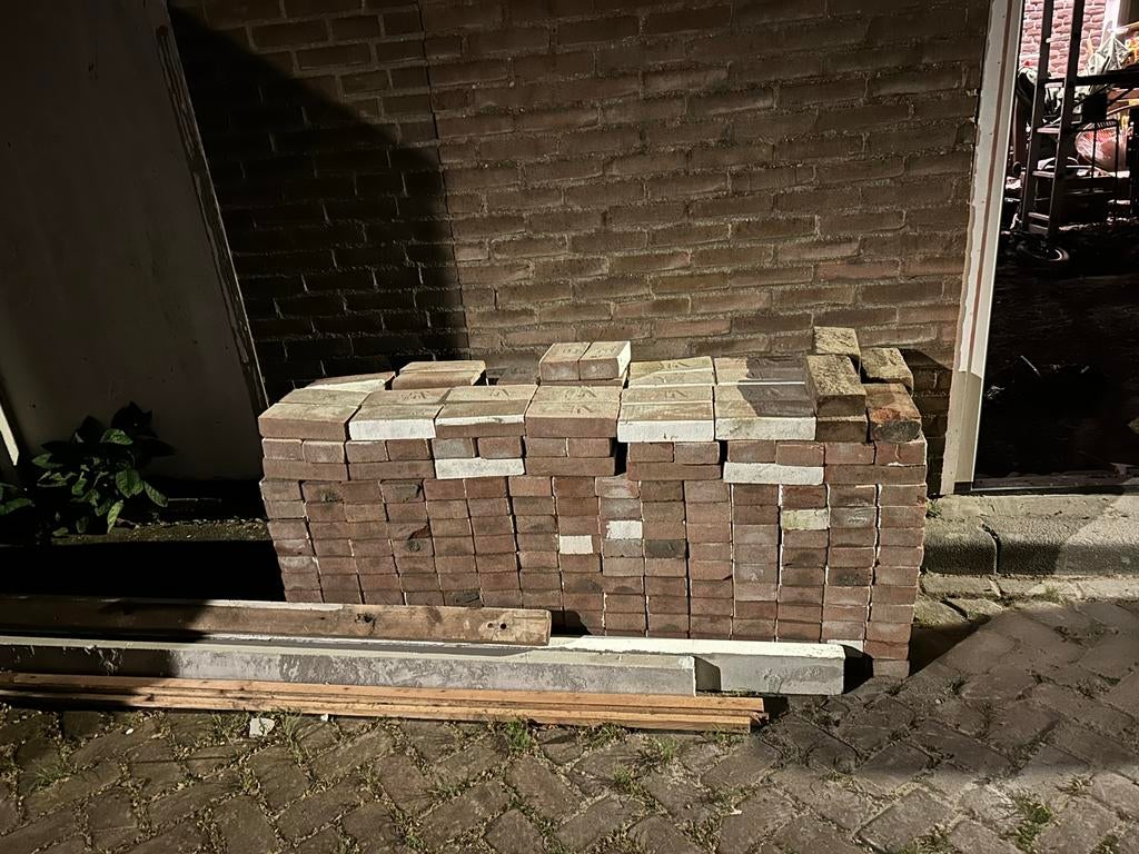 Gebikte bakstenen (300+ stuks) waaltjes, Doe-het-zelf en Verbouw, Metselstenen, Ophalen, Gebruikt, Bakstenen