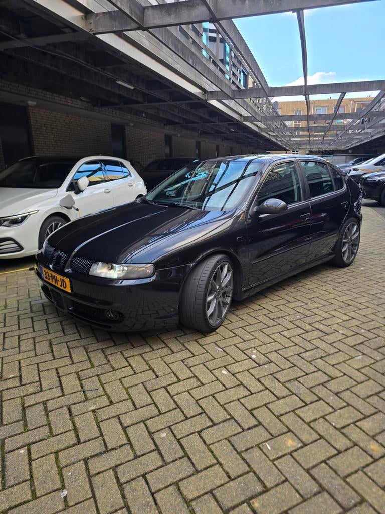 Seat Leon 1.8 20VT 2004, Auto's, Seat, Voorwielaandrijving, 4 cilinders, 1264 kg, Zwart