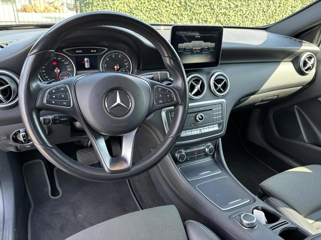 Mercedes-Benz A-klasse automaat 180 Business Solution | Auto, Gebruikt, 4 cilinders, Blauw, Leder en Stof