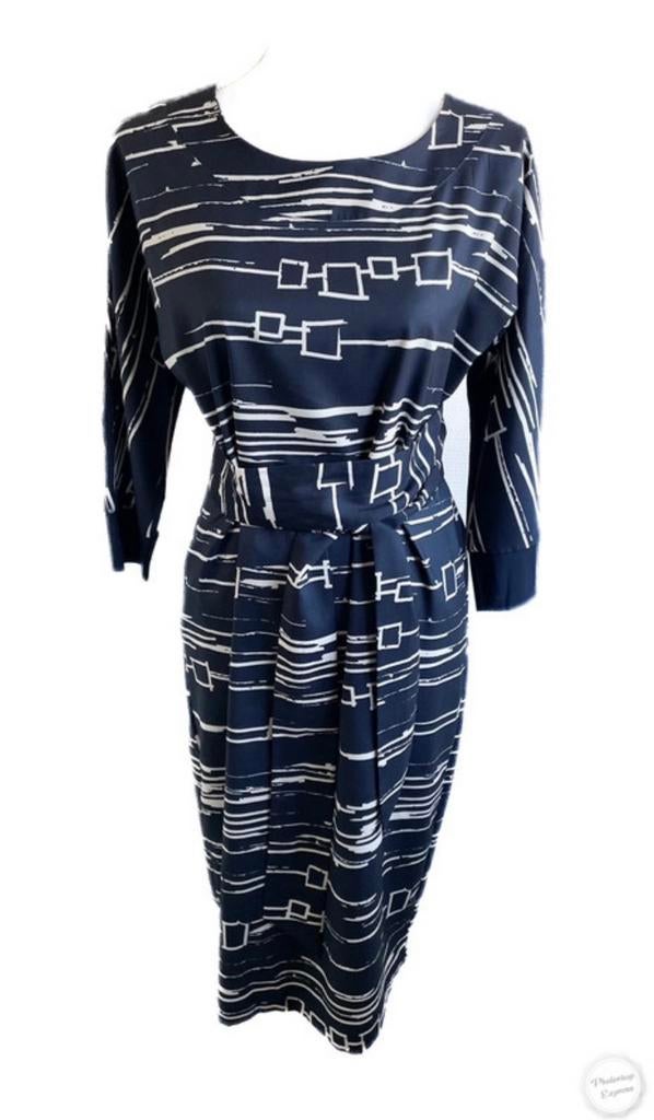 Mooie jurk van Lilytime 38, Kleding | Dames, Jurken, Zo goed als nieuw, Maat 38/40 (M), Blauw, Knielengte, Ophalen of Verzenden