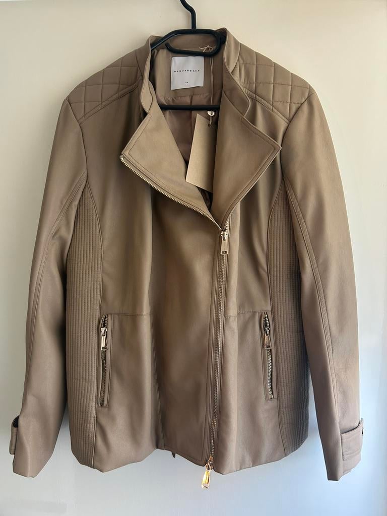 Nieuw Rino & Pelle bikerjasje met riem maat 44, Kleding | Dames, Jassen | Zomer, Ophalen of Verzenden, Nieuw, Maat 42/44 (L), Beige