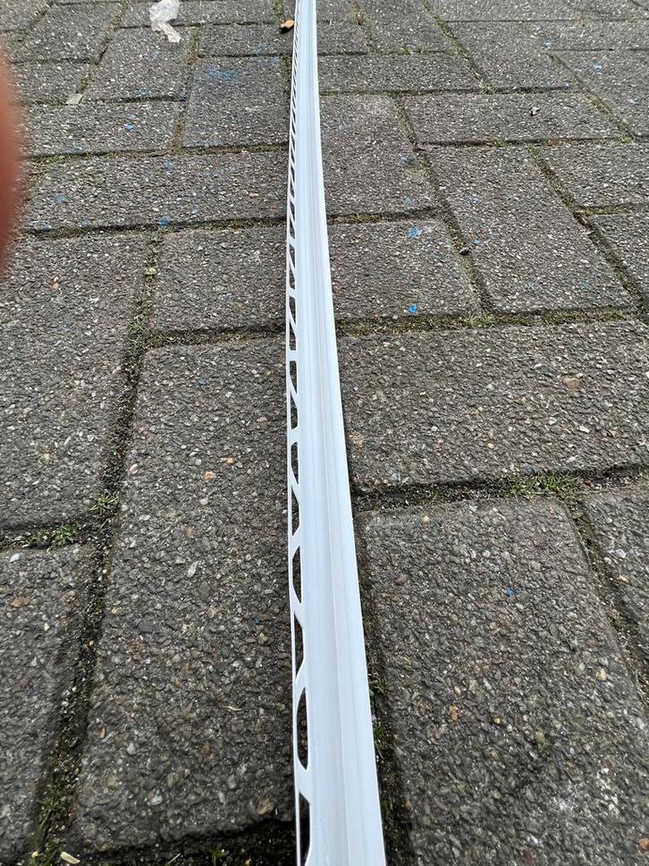 Witte tegelprofielen / plinten voor een nette afwerking, Doe-het-zelf en Verbouw, Plinten en Afwerking, Nieuw, Plinten, Kunststof