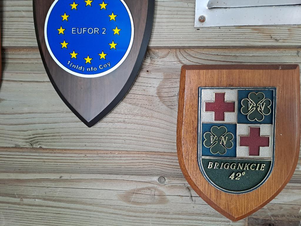 militaria algemeen 18 schildjes, Ophalen of Verzenden, Landmacht, Nederland