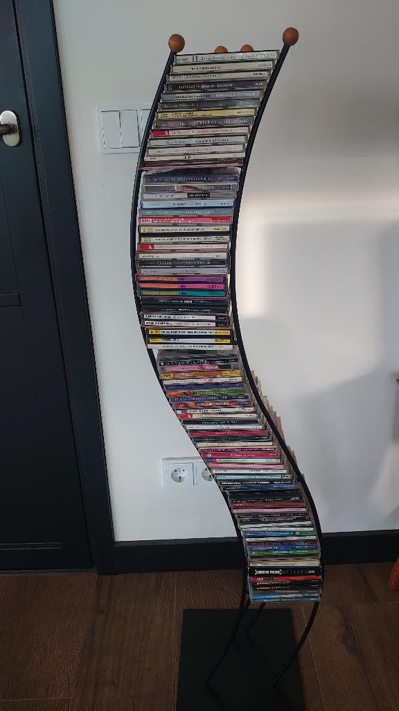 Diverse Cd's 80st incl. met een standaard., Ophalen, Zo goed als nieuw