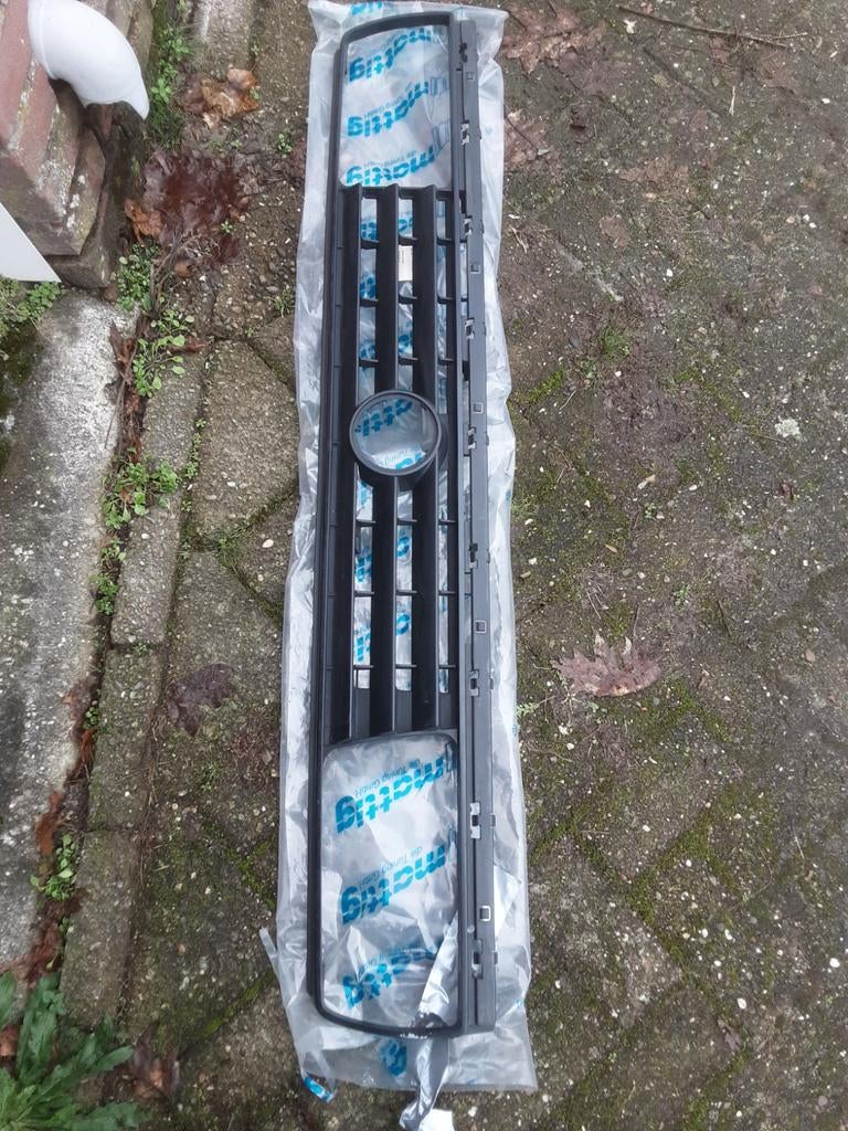 Nieuwe grill volkswagen jetta mk2 origineel vw (geen mattig), Ophalen, Nieuw, Volkswagen