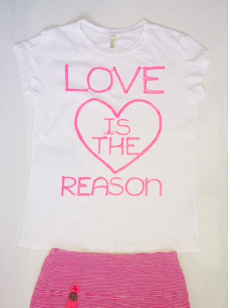 Benetton mooi shirtje LOVE IS THE REASON maat 128, Verzenden, Zo goed als nieuw, Meisje, Shirt of Longsleeve