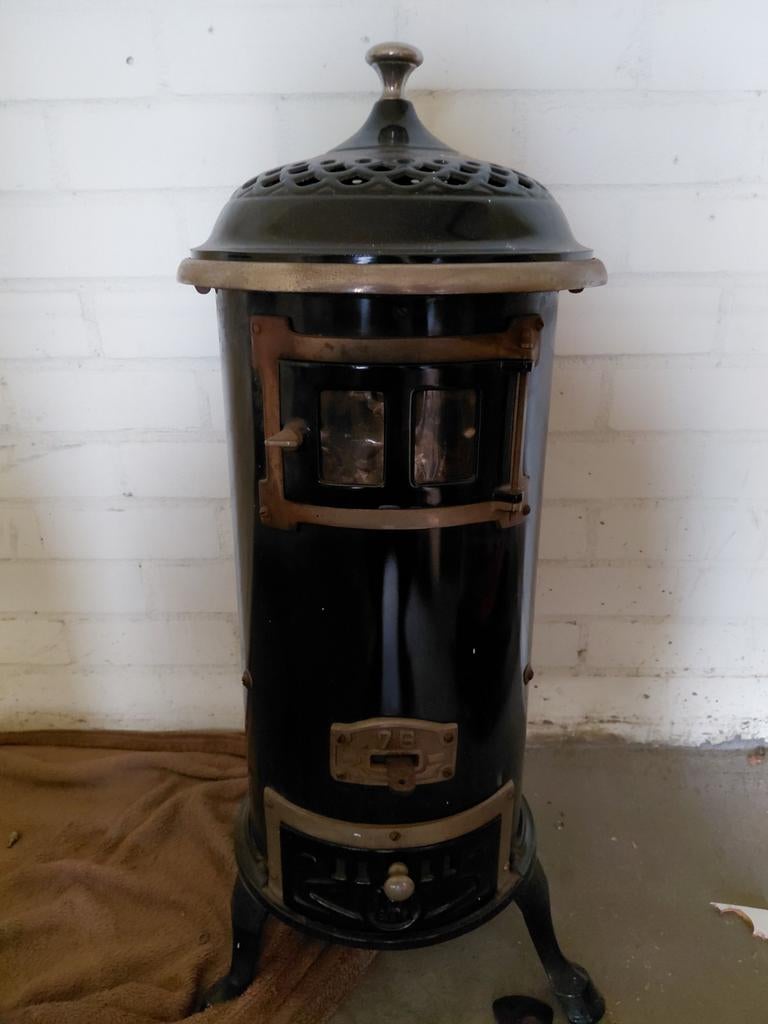 Mooie antieke gietijzeren potkachel Pelgrim., Huis en Inrichting, Kachels, Ophalen