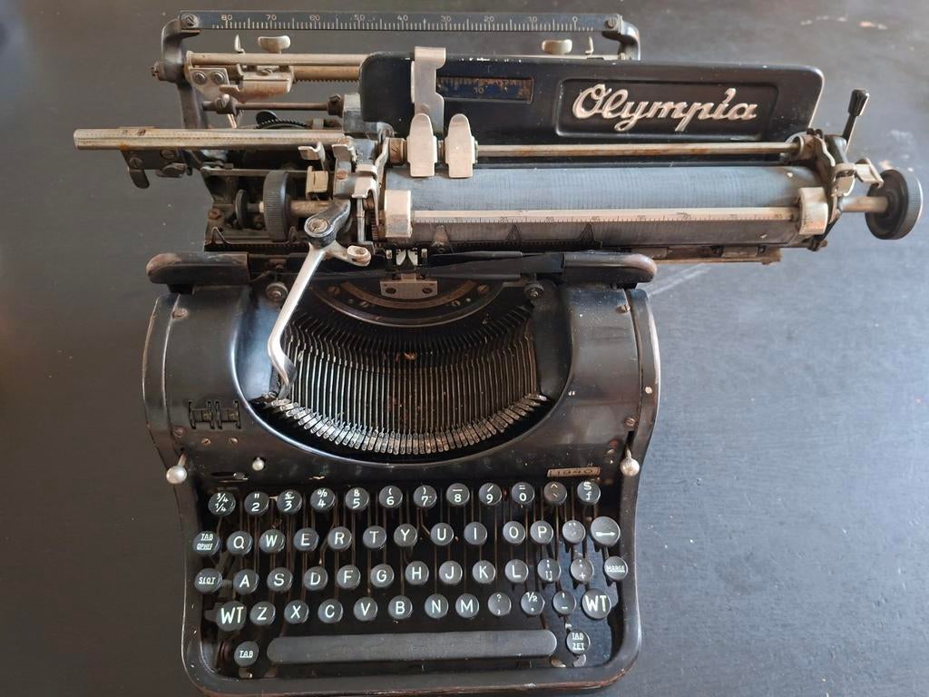 Typemachine schrijfmachine Olympia Zwart 1940, Diversen, Typemachines, Ophalen