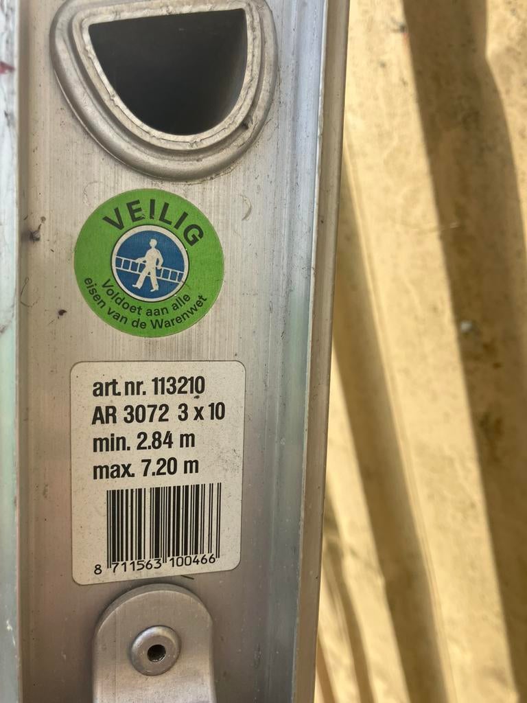 3 delige altrex lader uit te schuiven tot 720 werk hoogte, Doe-het-zelf en Verbouw, Ladders en Trappen, Ophalen of Verzenden, Zo goed als nieuw