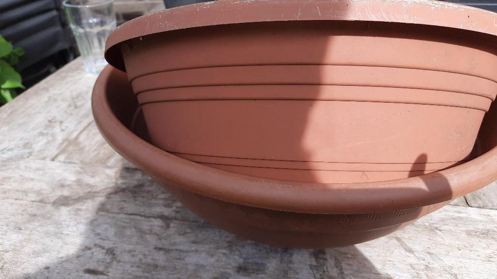 Kunststof bloembak rond terracotta 2 stuks, Kunststof, Gebruikt, Minder dan 60 cm, Rond