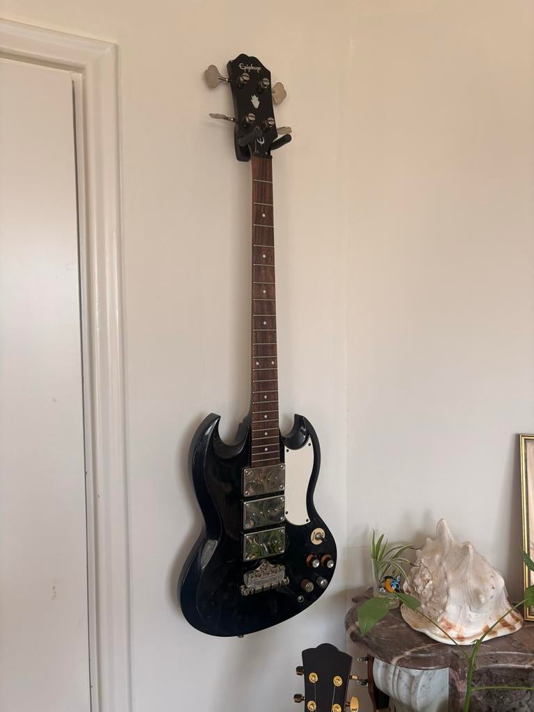 Epiphone basgitaar met drie pick-ups, Muziek en Instrumenten, Snaarinstrumenten | Gitaren | Bas, Ophalen of Verzenden, Gebruikt