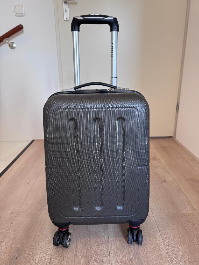 Rolkoffer - handbagage, Sieraden, Tassen en Uiterlijk, Koffers, Hard kunststof, Minder dan 50 cm, Zo goed als nieuw, Minder dan 35 cm