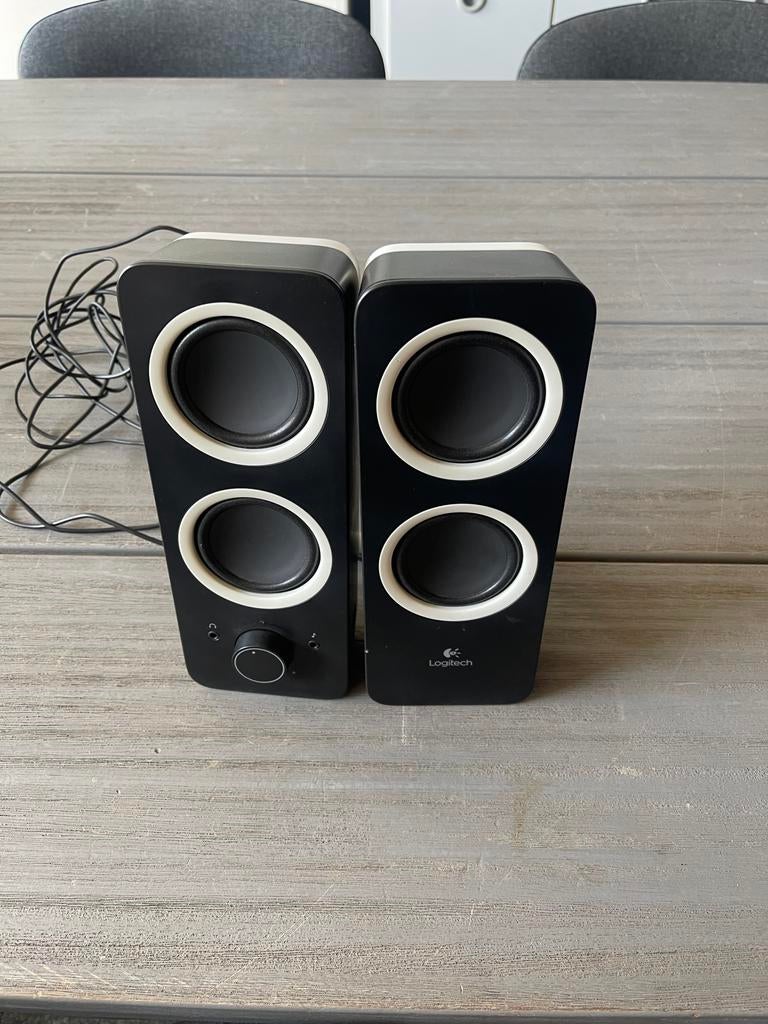 Logitech pc speakers, Computers en Software, Pc speakers, Ophalen of Verzenden, Zo goed als nieuw, Audiokanaal 2