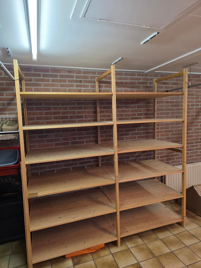 Stellingkast, Ophalen