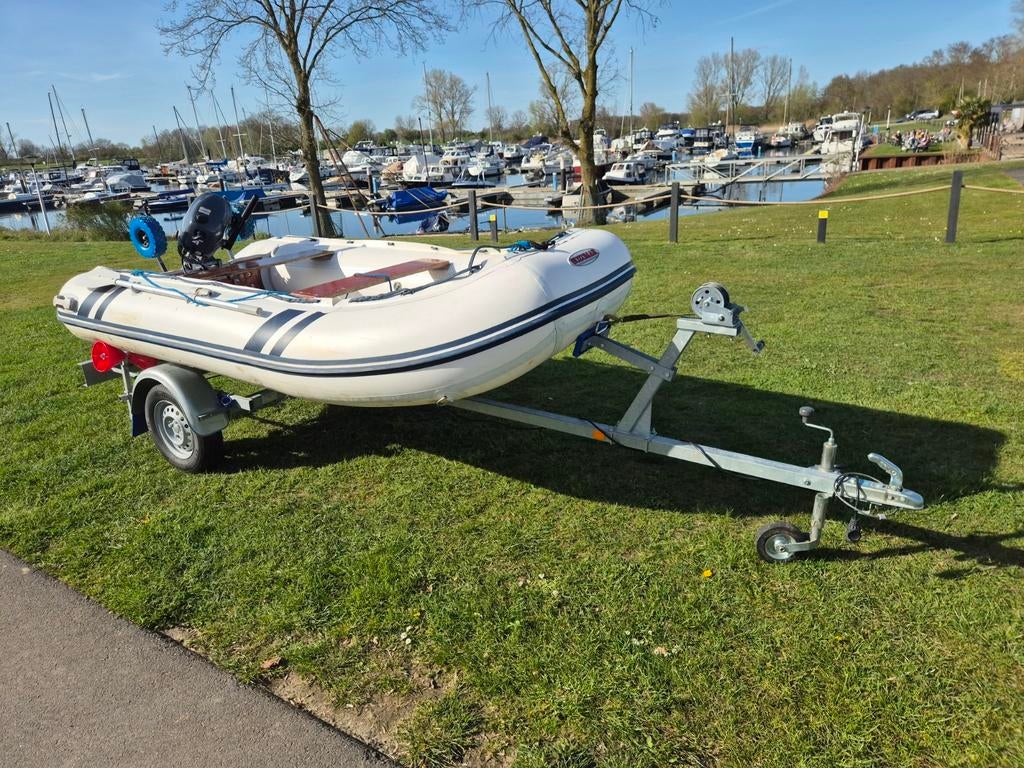 Suzmar 360 met Yamaha 4 pk en IT trailer, Watersport en Boten, Overige merken, Ophalen of Verzenden, Zo goed als nieuw, Benzine