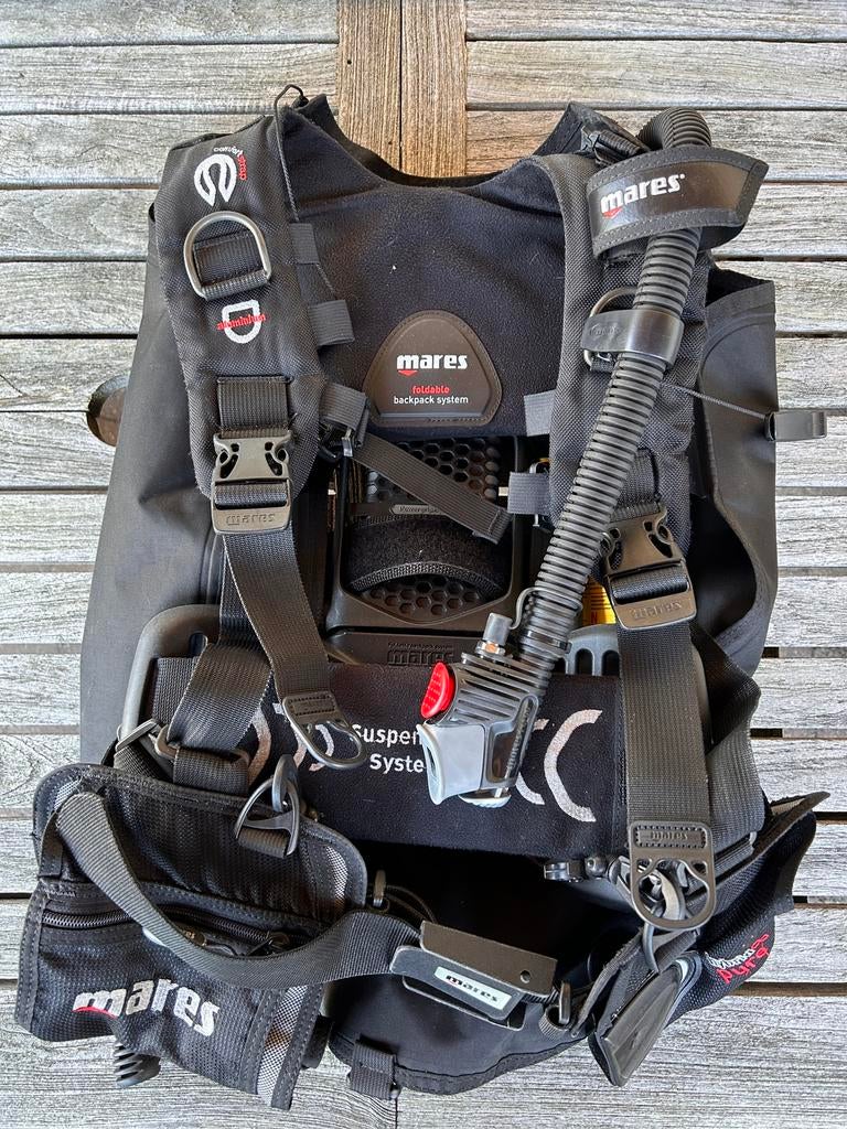 Los te koop: 1 stabjacket seaquest en 1 Mares hybrid pure, Watersport en Boten, Duiken, Ophalen, Zo goed als nieuw, Trimvest of Wing