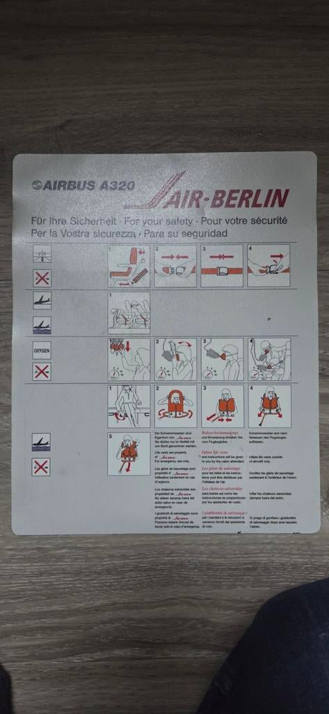 Air Berlin Airbus A320 veiligheidskaart safety card, Ophalen of Verzenden