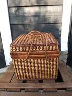 vierkante rieten mand, Huis en Inrichting, Woonaccessoires | Schalen en Manden, Ophalen of Verzenden, Gebruikt, Vierkant, Riet