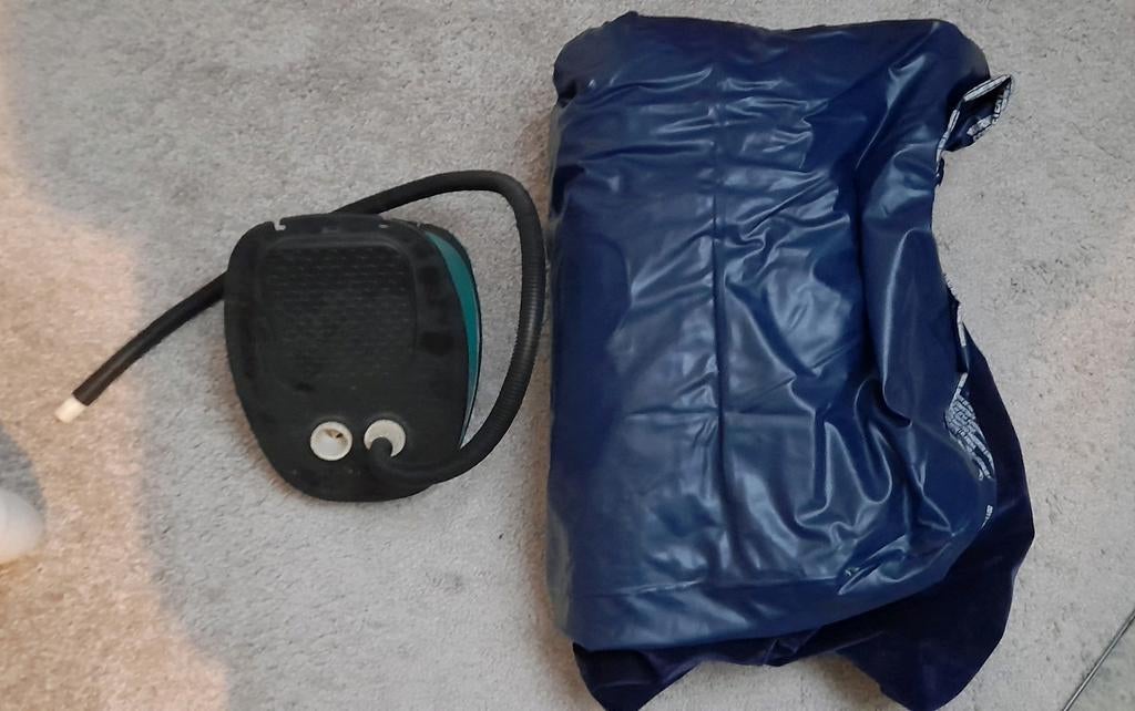 2 Persoons Luchtbed met Voetpomp, Ophalen, Gebruikt, 2-persoons