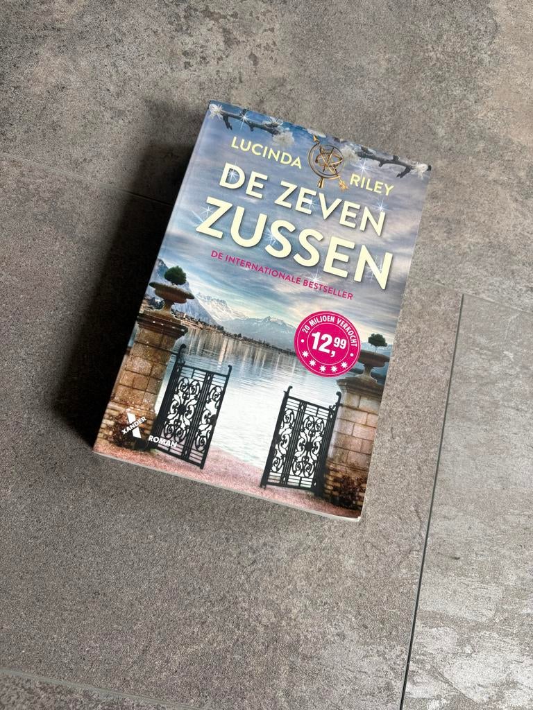 De Zeven Zussen - Lucinda Riley, Ophalen of Verzenden, Gelezen, Nederland