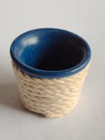 blauwe keramische bloempot met touw erom / miniatuur, Ophalen, Nieuw, Gebruiksvoorwerp