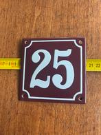 Huisnummer 25 bordeauxbruin/creme geëmailleerd 10x10 nieuw, Ophalen of Verzenden, Zo goed als nieuw