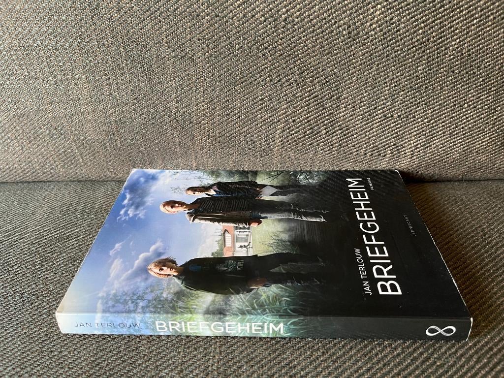 Jan Terlouw - Briefgeheim., Ophalen of Verzenden, Zo goed als nieuw, Jan Terlouw