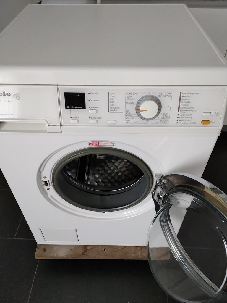 Miele wasmachine, TEAB, Ophalen, 1600 toeren of meer, 85 tot 90 cm