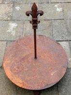 Smeedijzer gietijzer franse lelie etagere. Brocante, Huis en Inrichting, Woonaccessoires | Etagères, Ophalen