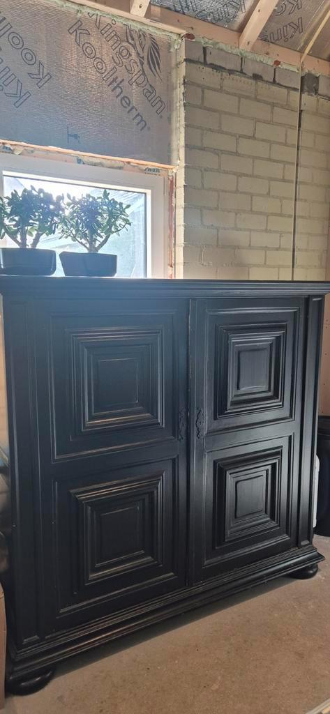 Grote kast buffetkast, Huis en Inrichting, Kasten | Buffetkasten, Gebruikt, 200 cm of meer, 100 tot 150 cm, 50 tot 75 cm, Ophalen of Verzenden