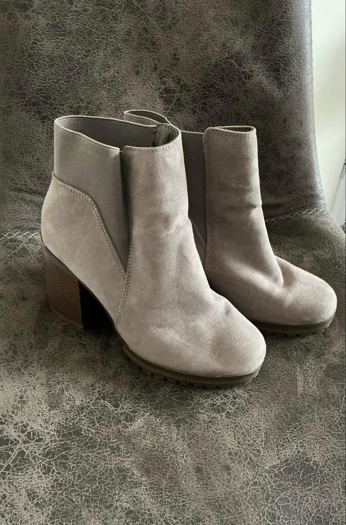 Beige hakken 10 cm maat. 40 merk primark, Beige, Lage of Enkellaarzen, Ophalen of Verzenden, Gedragen